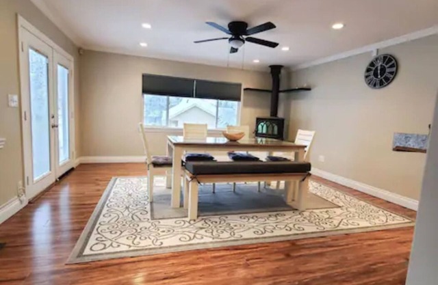 Enough space for the whole family near hiking trails and mountains.