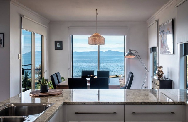 Ensorcelled - Freycinet Holiday Houses