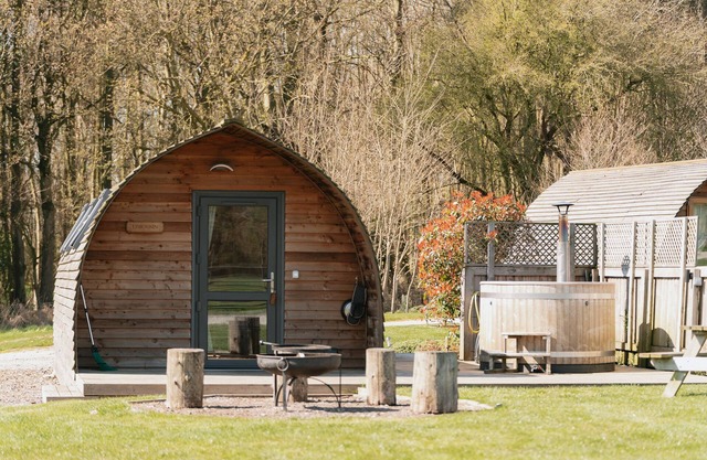 Grande-Accessible Hot Tub-Cabaña-Baño con ducha