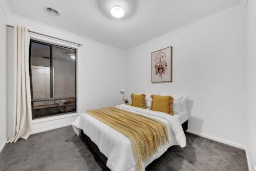 Ensuite Room truganina 20 min CBD Airport