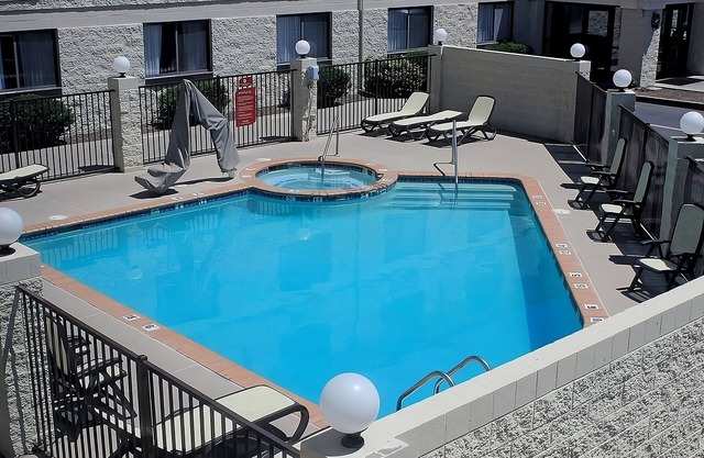 Ensuring a Very Comfortable & Memorable Stay! 3 Relaxing Units, Outdoor Pool