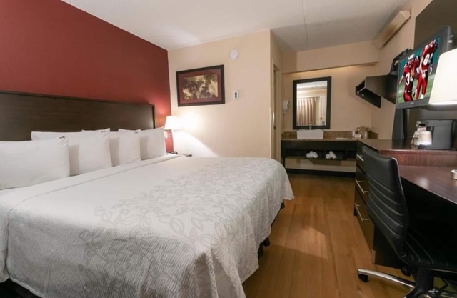 Ensuring a Very Comfortable & Memorable Stay! Pet-friendly, Free Parking!