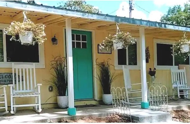 Entergy Boat launch. Fenced yard, extra parking