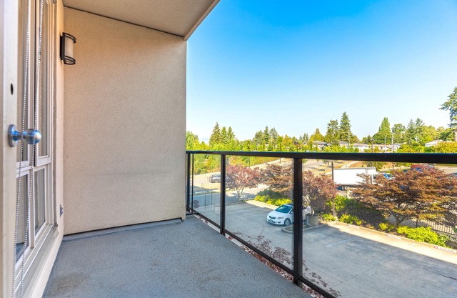 Entire 1 BD suite with 2 bathrooms in Surrey
