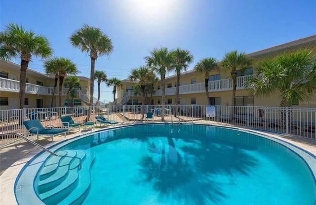 2 bedroom Beachfront condo with pool & wi-fi, near Daytona & Flagler Beach