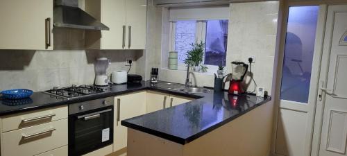 Entire 2 Bedroom House - Manchester