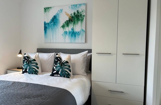 Entire 2 Bedroom Modern Apartment 26 Chapel