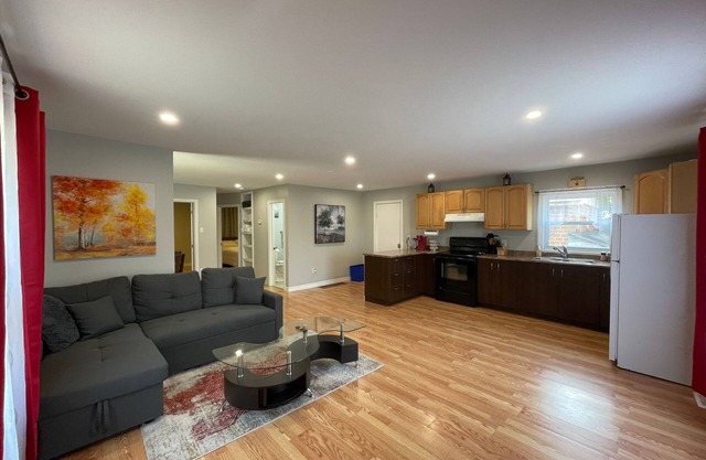 ENTIRE 2-BEDROOM TOWNHOUSE ON A RUSTIC FARM