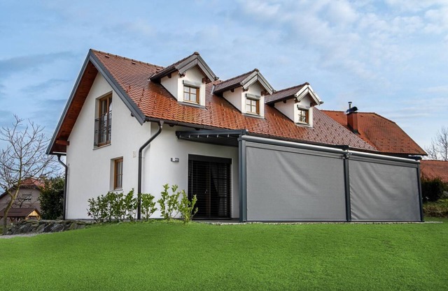 Entire 3-bedroom house in nature with lake view