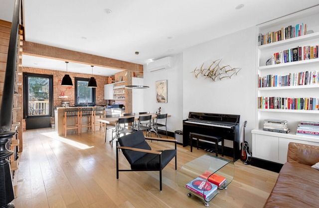 Entire 3 Level Modern Luxury Brownstone & Remote Work Paradise