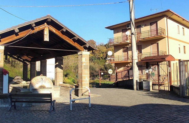 Entire apartment in central area 100 mt from the station, pets allowed