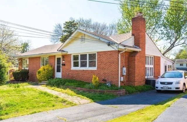 Entire Basement in Alexandria w/ Backyard Patio