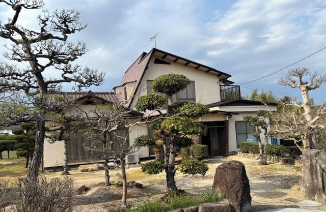 Entire building available / Okayama City Okayama