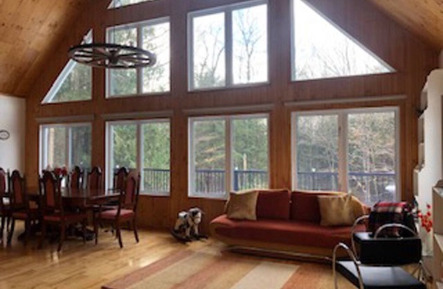 Entire Chalet Near Eugenia Falls