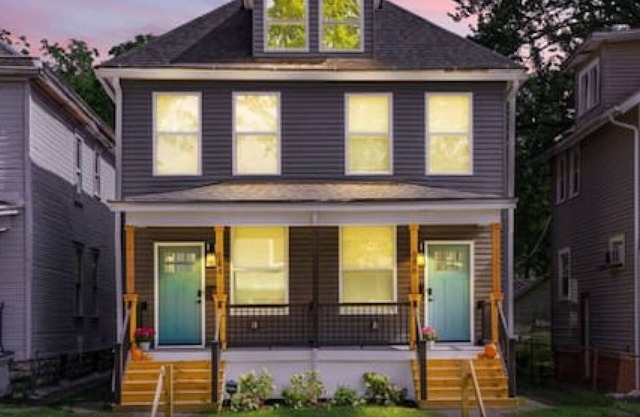 230) Entire Complex/ 2 homes side by side!
