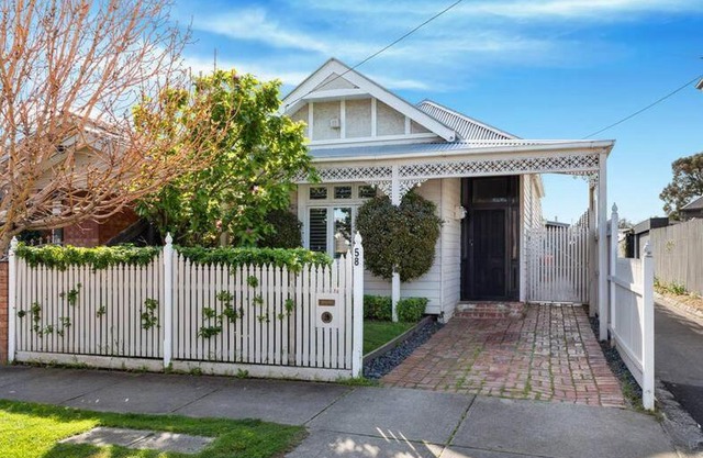 Entire contemporary home in Ascot Vale