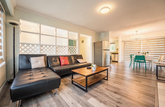 Entire cozy family ideal retreat full house