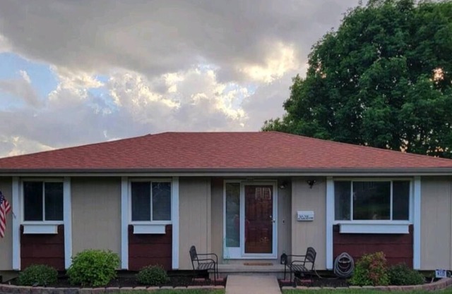 Entire, cozy home for rent!