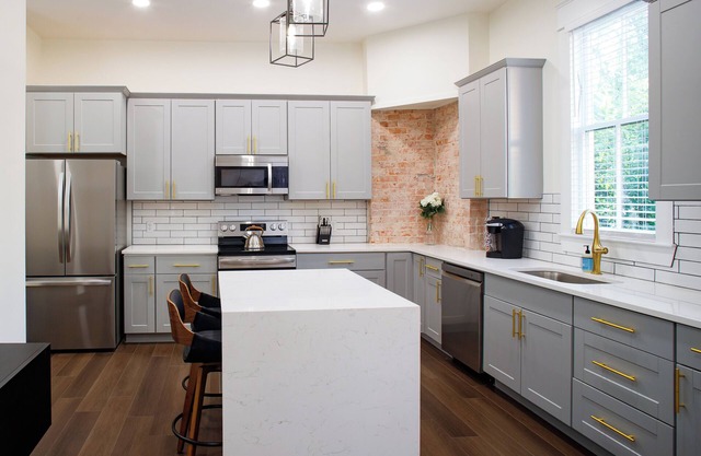 Entire Duplex-Historic Savannah