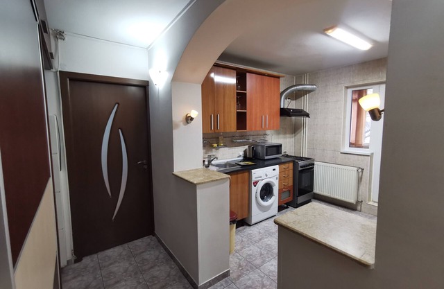 Entire flat 1min Subway to City Centre, Shops, Gym, 10 min walk to Natural Park