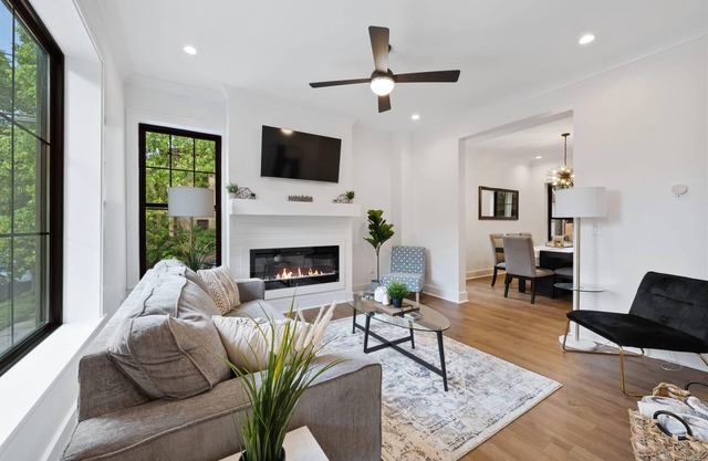 Entire High-end Lux Duplex Short North - 18 Beds