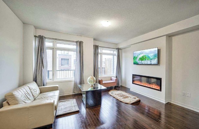 Entire home 3 bed 2 washroom in Ajax (GTA Toronto)