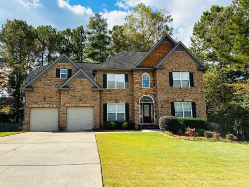 Entire Home - 4BR Villa Getaway near Atlanta