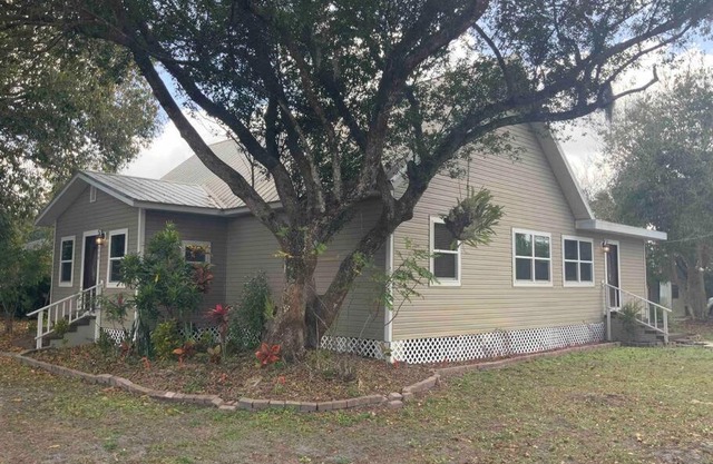 Entire home in Arcadia Historical District