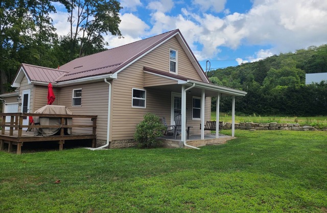 Entire home in charming Tionesta