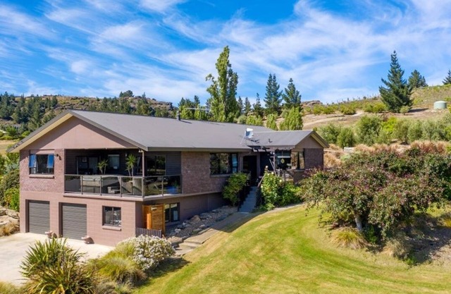 Entire home in Earnscleugh, Central Otago