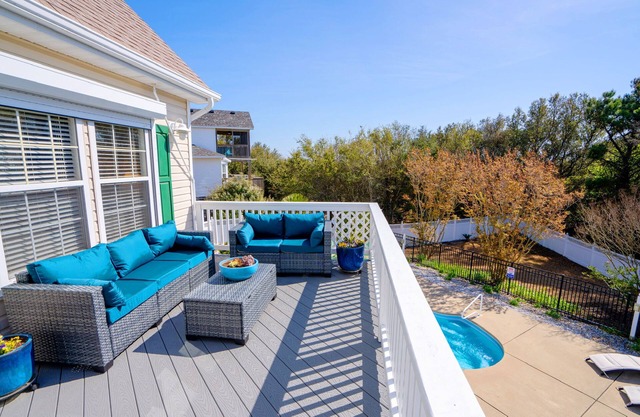 Entire home in Kitty Hawk, NC. Pool, hot tub, & spacious backyard!