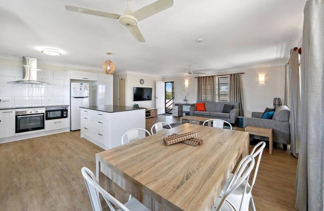 LARGE HOME WITH SEPERATE UNIT