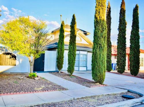 Entire Home Near Montwood Zaragoza