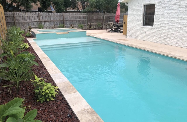 Entire home - Private heated pool, pool table and private yard