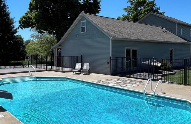 Casa completa, tranquila y espaciosa con piscina, a 9 minutos del lago Michigan