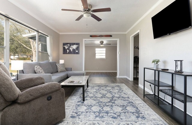 Entire Home! San Antonio/Universal City (Near Randolph AFB-JBSA)