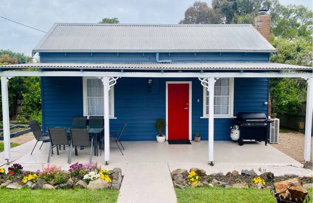 Entire home - The Blue Cottage* Modern 3 bedroom
