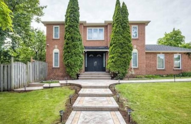 Entire Home | Toronto Hub | Therma SPA | 12 Guests