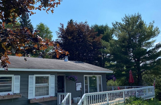 Entire Home with Lakeview