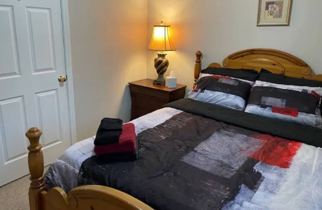 Entire House 4 Bedroom 2 Bath Near Miami U Stadium
