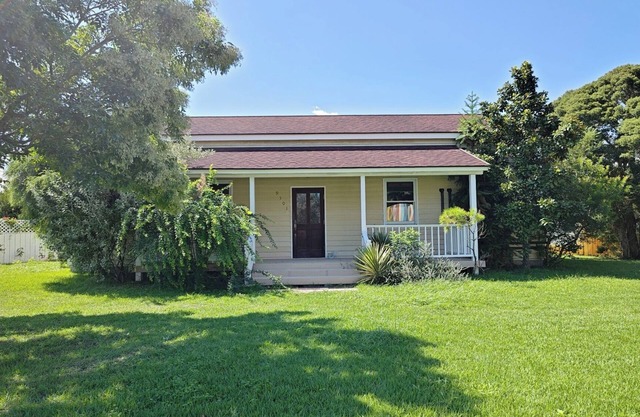 Entire house available for rent 5 minutes by car to the sea Private sauna and openair bath avail / Sanbu-gun Chiba
