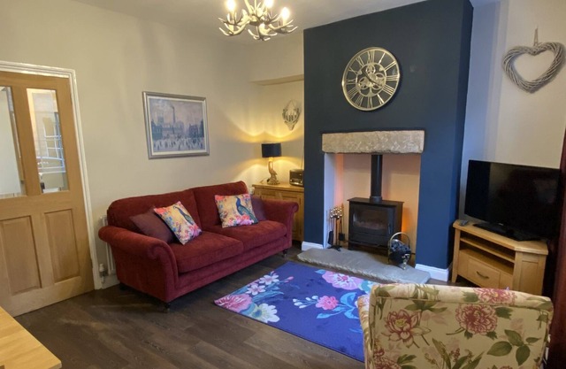 Entire house. Beautiful Grade 2 listed weavers cottage