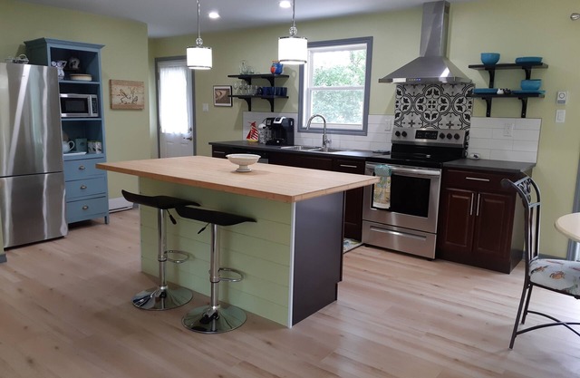 Entire house, Bridgewater. 2 Bedrooms, sleeps 4, 1.5 baths
