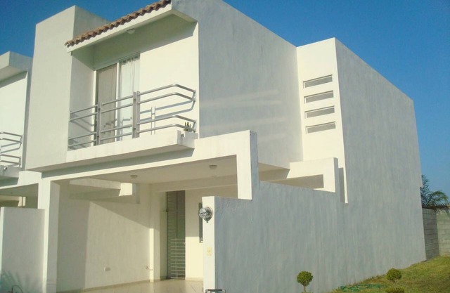 Entire House Private Community Excellent Location!