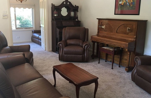 Entire house - Sleeps 15