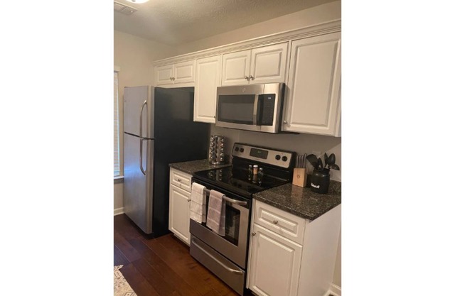 Entire Immaculate 2br/2ba in Amazing Location!!!