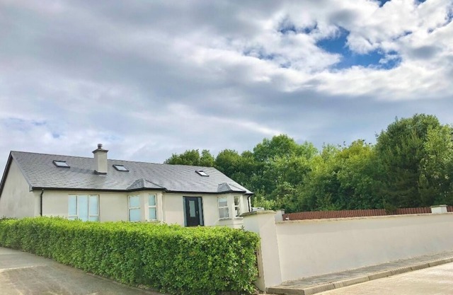 Entire Irish Countryside Bungalow at the Heart of the Wild Atlantic Way!