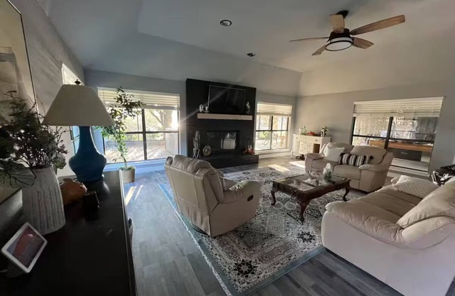 Entire Lakeside Patio Paradise 8bds 4bath Sleeps12