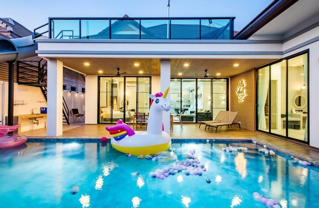 Entire luxury pool villa in Huahin & Cha-am