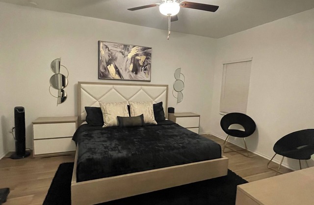 Entire modern home, 4BR/2.5B, Near Airport & COTA